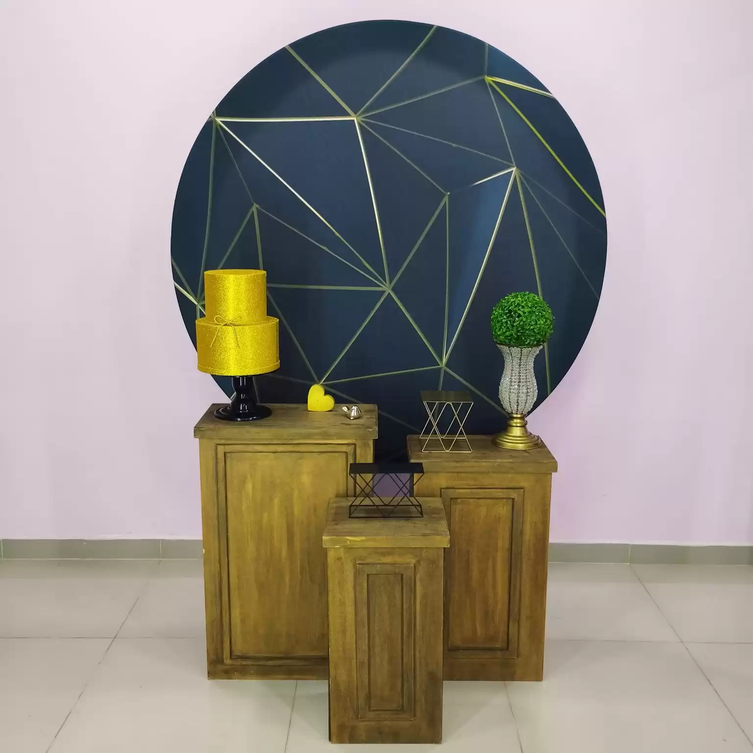 Adulto Preto e Dourado