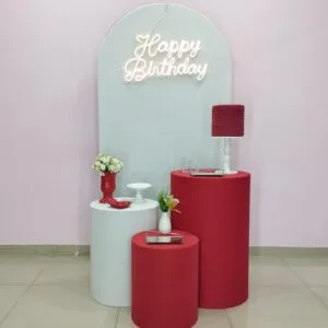 Adulto vermelho e branco