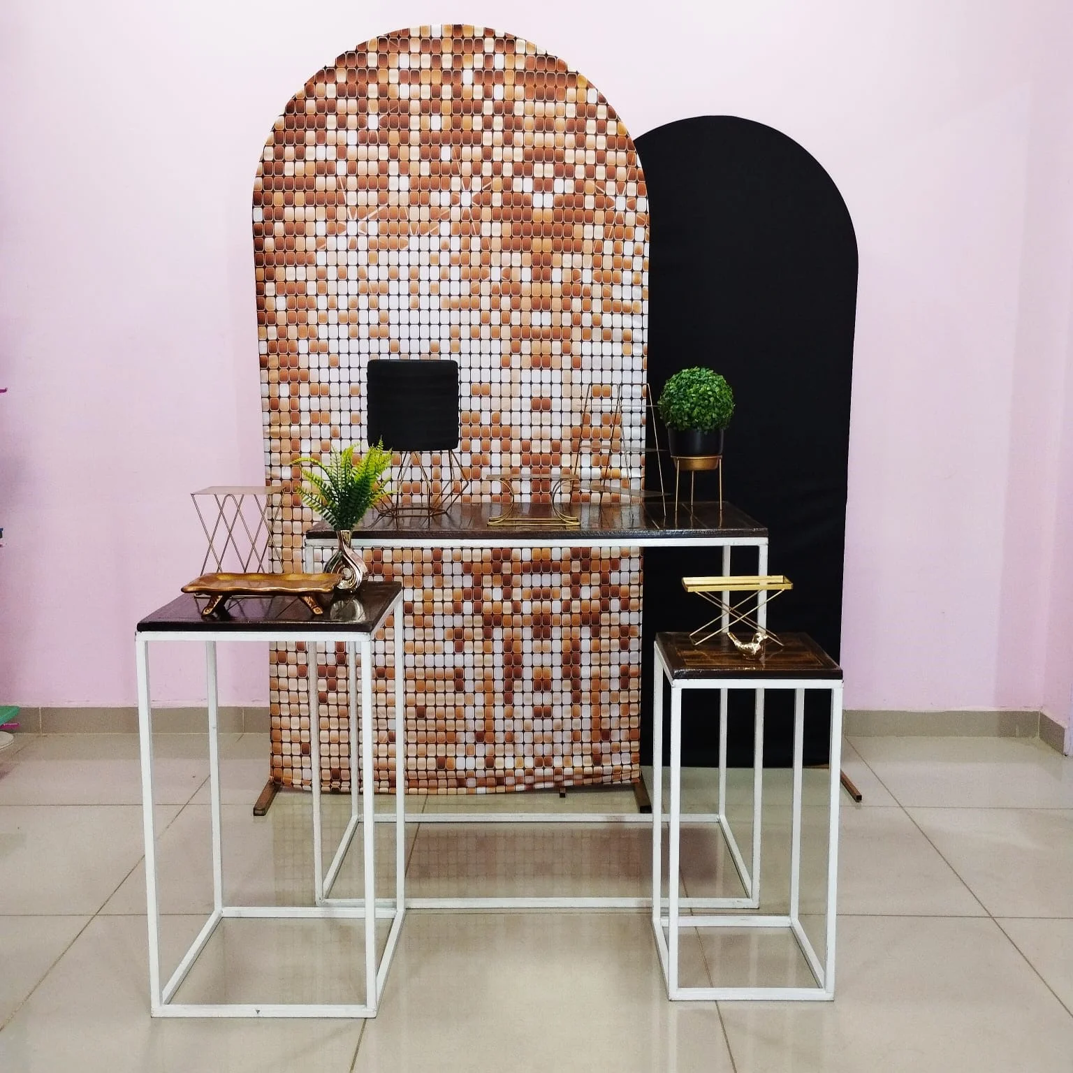 Adulto Preto e Dourado